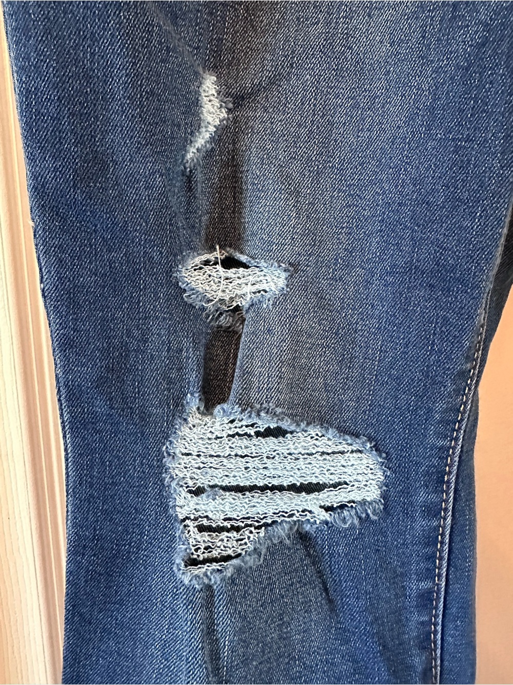 NWT Old Navy Women's Distressed Dark Blue Skinny Jeans 12 Long - Picture 2 of 7